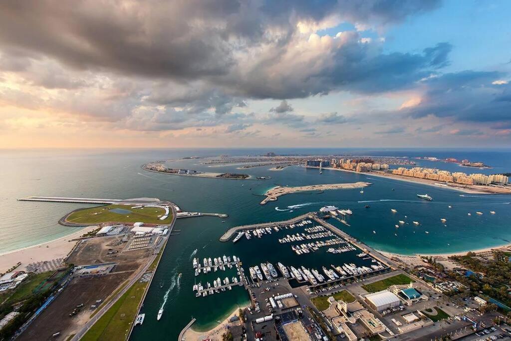 Apartment Luxury 2br In Cayan Tower With Sea, Marina & Eye View *