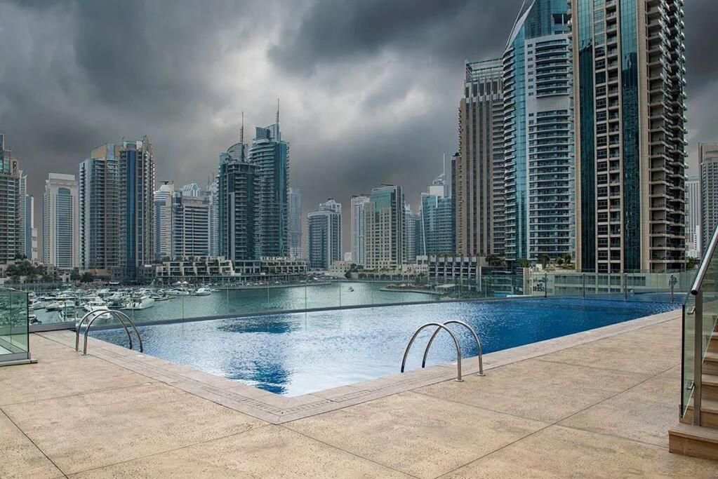 Luxury 2br In Cayan Tower With Sea, Marina & Eye View * Dubai