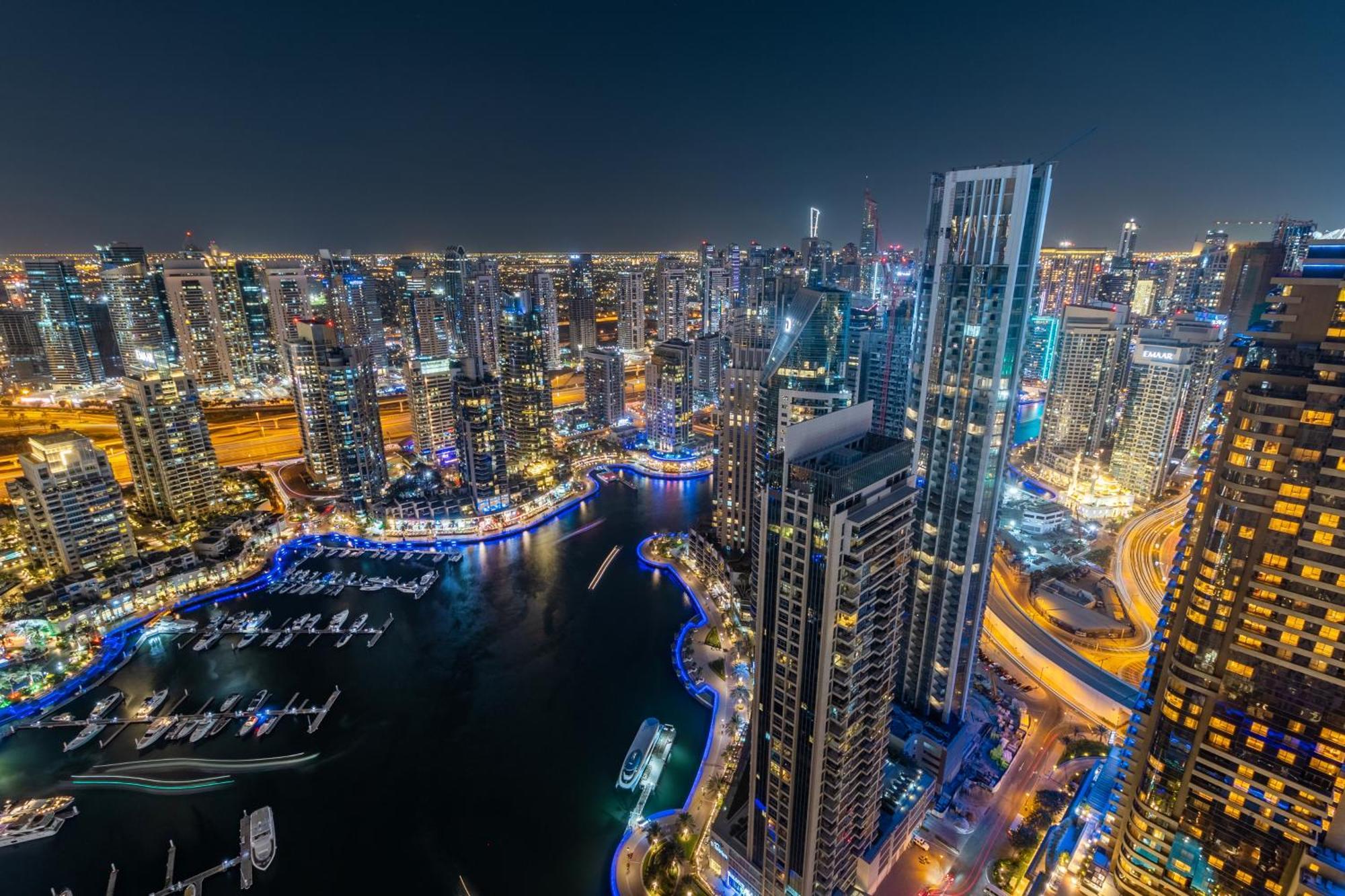 Luxury 2br In Cayan Tower With Sea, Marina & Eye View Dubai