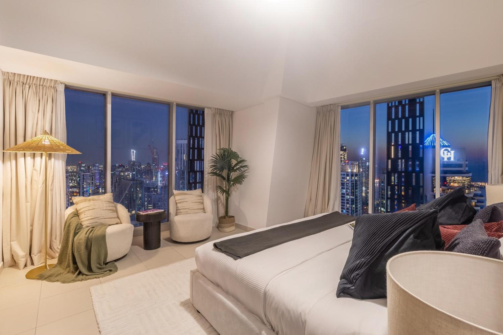 Luxury 2br In Cayan Tower With Sea, Marina & Eye View *