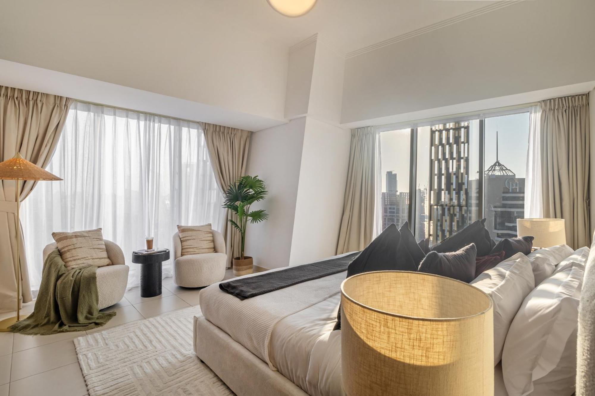 Luxury 2br In Cayan Tower With Sea, Marina & Eye View