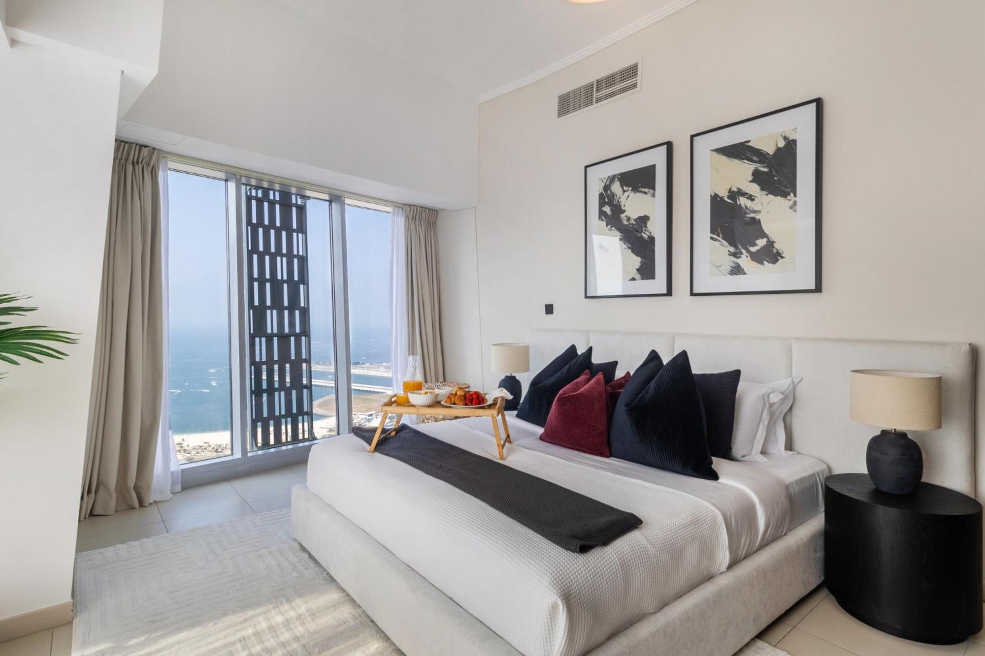 Luxury 2br In Cayan Tower With Sea, Marina & Eye View Apartment