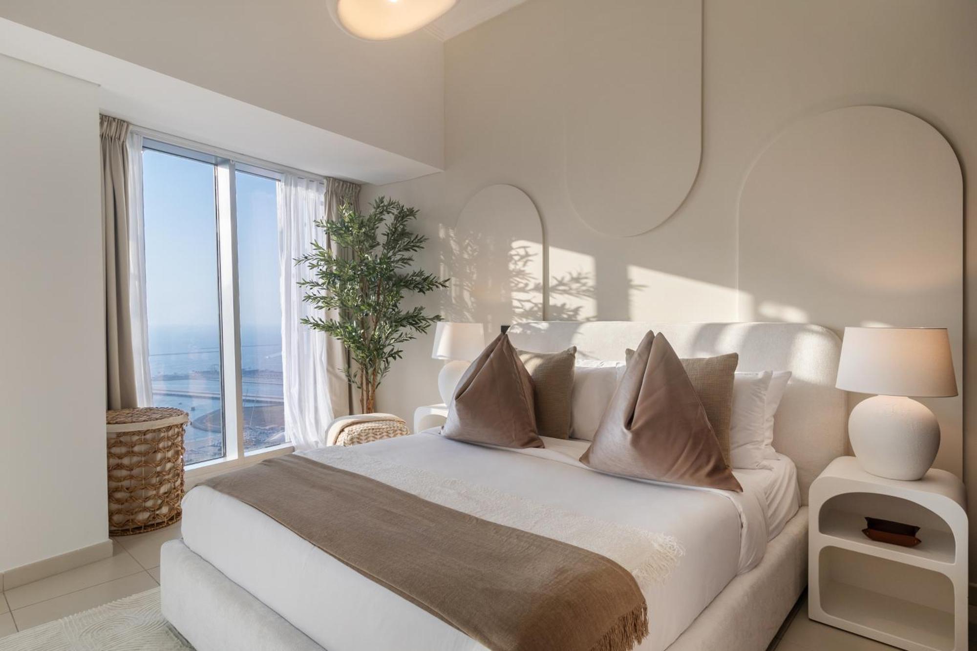 Apartment Luxury 2br In Cayan Tower With Sea, Marina & Eye View *