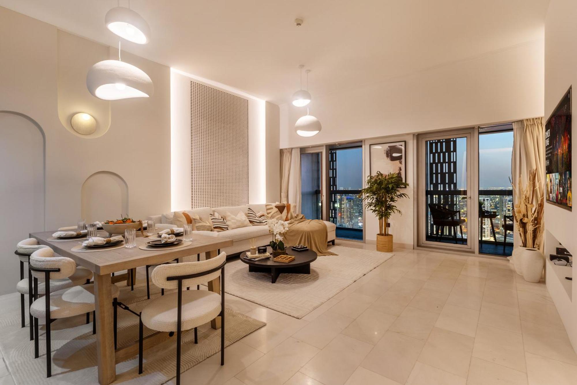 Luxury 2br In Cayan Tower With Sea, Marina & Eye View Apartment